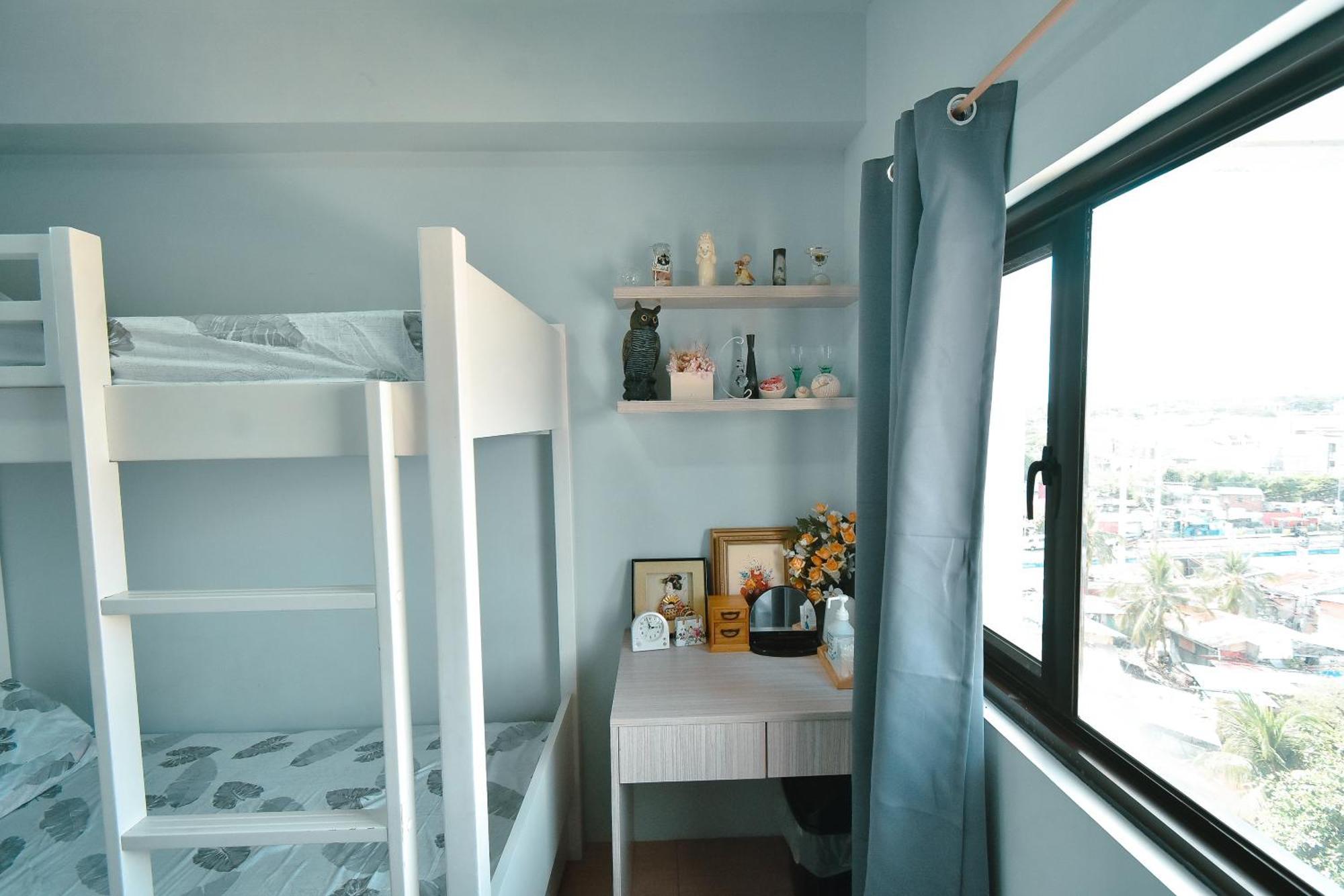 אפרטהוטל מונטינלופה Cozy Unit With Free Pool, Netflix & Wifi In Alabang Crq3 מראה חיצוני תמונה